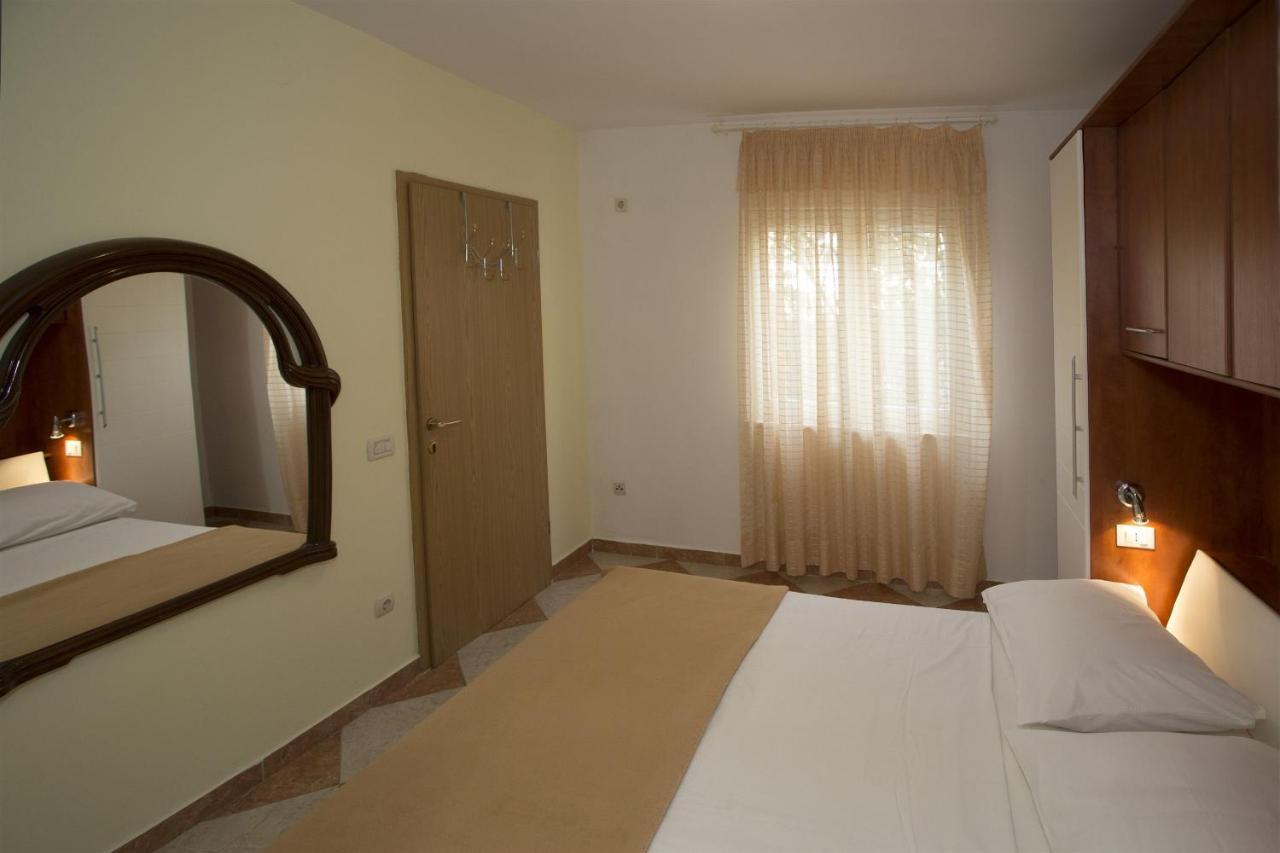 Apartments Gudelj Trogir Exteriör bild